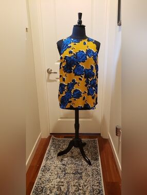 Who What Where Sleeveless Floral Blouse - Blue Floral on Mustard